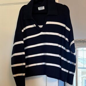 Old Navy Women's Navy and White Striped Sweater